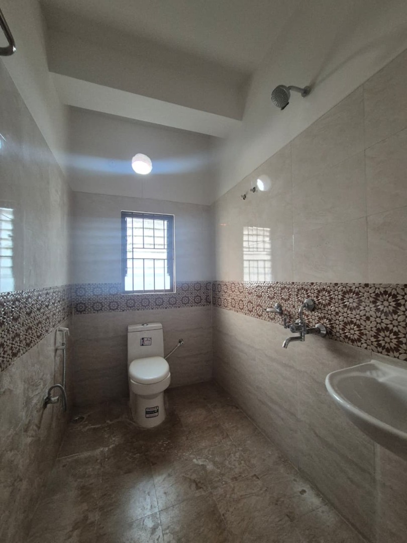 Semi Furnished 3bhk in Kahilipara, Guwahati, Assam, India for Rent